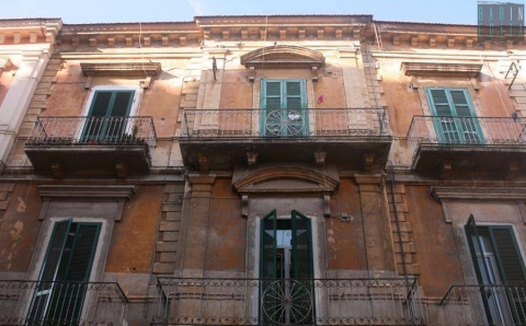 Bari, bellezza e abbandono: viaggio tra i palazzi di inizio secolo del rione Libertà